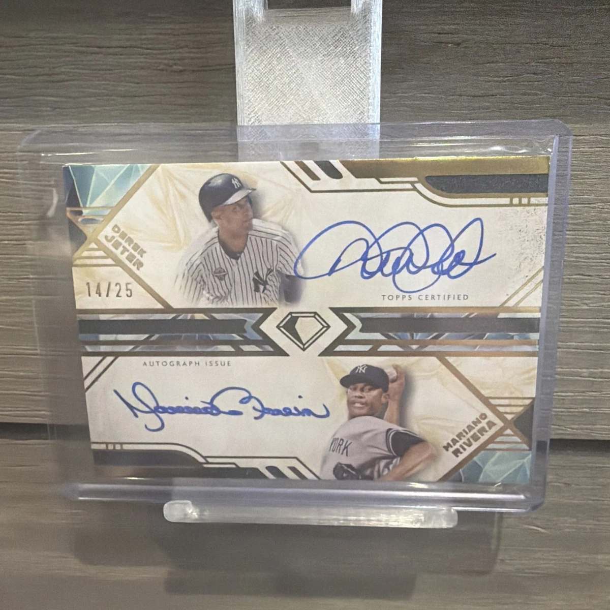 Topps Mariano Rivera Autographed Baseball Trading Cards