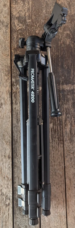 Promaster 4200 Professional Photography Tripod with PH-156 Pan Head - Image 1 of 3