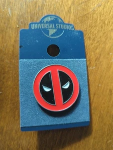 UNIVERSAL STUDIOS THEME PARK DEADPOOL PIN LOGO COLLECTIBLE PIN NWT - Picture 1 of 5
