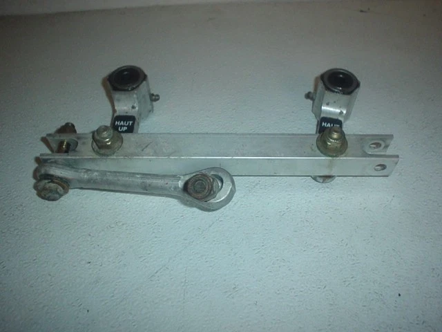 Ski Doo Rev 500ss 2005 pivote de dirección 2004 2006 2007 550 600 800 MXZX GTX Foto 1 de 1