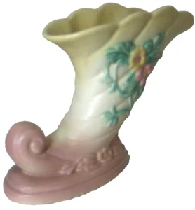 Vintage 1940s HULL ART POTTERY Wildflower Cornucopia Vase Pink & Green 7 1/2" - Picture 1 of 11