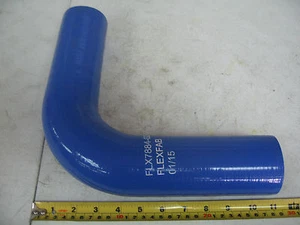 Conector de aire de carga de codo de 90 ° / CAC o manguera de refrigerante 2,25" Flexfab P/N 7884-225 - Imagen 1 de 4