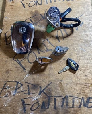 Juego de llaves OEM, bloqueo de casco de tapa de gas de encendido Suzuki Intruder VS1400 Boulevard S83 Foto 1 de 4