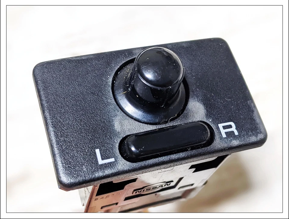 ✅ Interruptor de ajuste del espejo retrovisor eléctrico Pathfinder de carrocería dura Nissan Pickup D21 1994-1997 OEM Foto 1 de 4