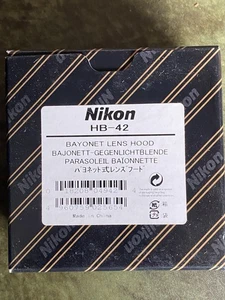 Nikon HB-42 Bayonet Lens Hood for AF-S 60mm - Picture 1 of 2