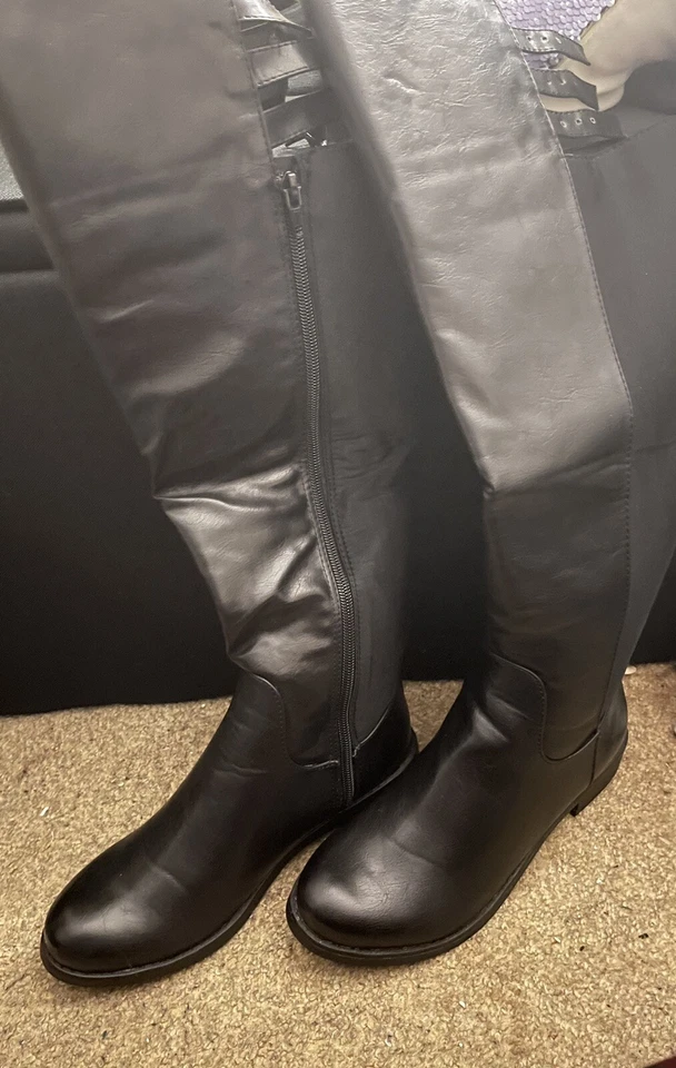Women’s Knee High Boots -Black Size 7.5 - Image 1 of 1