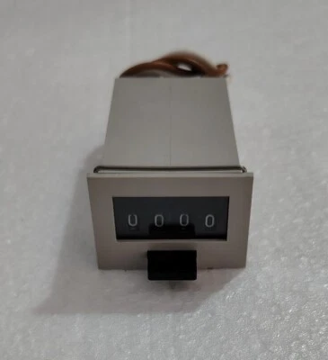 LINE  SEIKI  MCF-4XUL  MAGNETIC  COUNTER - Image 1 of 4