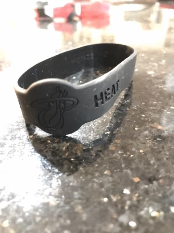 Miami Heat Nba logo silicone wristband bracelet adult Black Cover