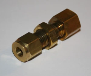1/4 Tube x 1/8 FNPT Brass Female Bulkhead Fitting Parker 4-2 GH2BZ-B - Picture 1 of 4