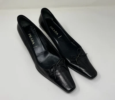 Prada Women’s Black Leather Bow Pumps Made in Italy Square Toe. Size 39 - Image 1 of 4
