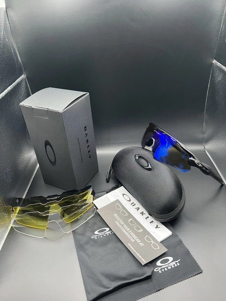 Marco negro Oakley RADAR EV PATH con lente azul Prizm  Foto 1 de 4