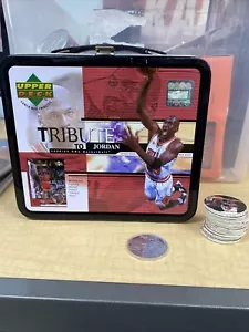1999 Upper Deck Tribute To MICHAEL JORDAN Lunch Box No Cards, 26 Pogs 1 Coin - Picture 1 of 6