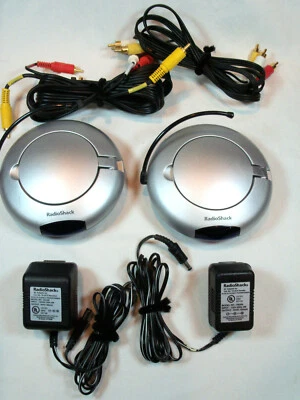 Radio Shack 2.4GHz Wireless A/V Signal Sender Model 15-2572 - Sender & Receiver - Image 1 of 4