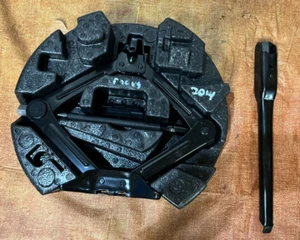 12-18 Ford Focus Emergency Jack + Tool + Holder CM5117009CC OEM Free Ship RC2 - Picture 1 of 8