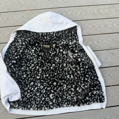Sudadera con capucha gris cremallera completa forrada de piel sintética rosa vintage Victoria's Secret lentejuelas pequeña Foto 1 de 4