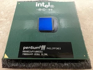Intel Pentium III 600E CPU SL3NL - 600/256/100 Coppermine Socket 370 FC-PGA - Picture 1 of 4
