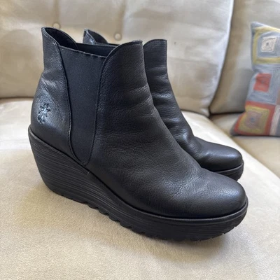 EUC Fly London Yoss 黑色皮革楔形踝靴切尔西靴 EU 39 美国 8.5 — 第 1/4 张图片