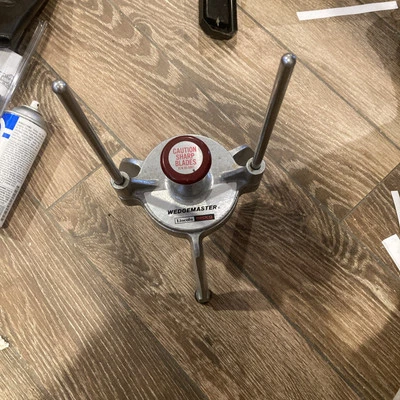 WEDGEMASTER 6 SECCIONES SERVICIO DE ALIMENTOS DE FRUTAS Y VERDURAS CORTADORA DE CUÑA Excelente T34 Foto 1 de 4