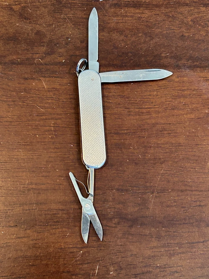 Victorinox ALOX SD 瑞士军刀光滑银色金属钥匙圈多工具 V123 — 第 1/4 张图片