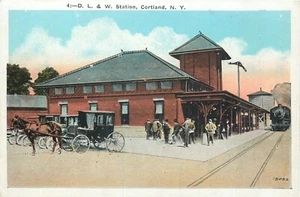 CORTLAND, NEW YORK - D.L. & W. RAILROAD STATION DEPOT - OLD POSTCARD VIEW - Picture 1 of 2