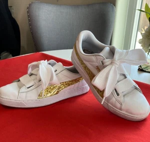 Woman's Puma Basket Heart Sneakers White Leather Gold Logo Sz 9.5 Gold Accents - Picture 1 of 8
