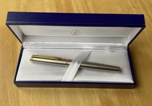 Waterman Paris Fountain Pen Gold Medium Nib Stainless Steel With Gold Trim - Picture 1 of 6