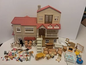 Calico Critters Sylvanian Families Lote Figuras Muebles Casa Accesorios Set - Imagen 1 de 24