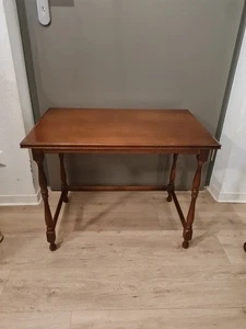 Kleiner Alter Holztisch, Café Tisch, Rauchentisch, Beistelltisch  - Bild 1 von 9