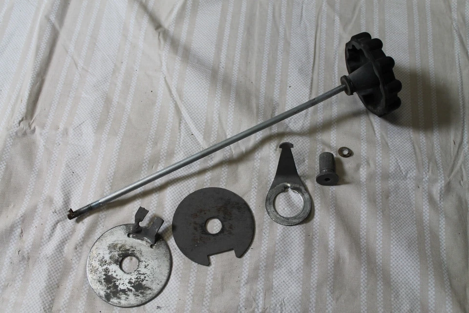 1972 年雅马哈 XS2 650 TX650 转向减震器 256-23419-00-00 — 第 1/3 张图片