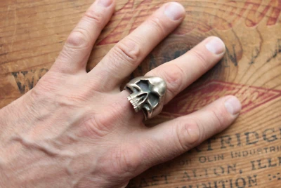 Anillo de motociclista de colección hecho a mano de plata esterlina calavera huesos locos para hombre 31,6 g talla 13 Foto 1 de 4