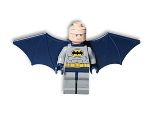 LEGO Batman Blue Gray Suit Wings Jetpack minifigure 6858 Super Heroes DC - Picture 1 of 5