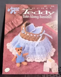 Crochet Teddy Tote-Along Bassinet from Annie's Attic - Imagen 1 de 8