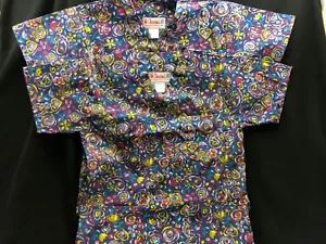 Lot of 2 Scrubs tops-Christina's-flower/heart pattern -blue background XS NEW! - Picture 1 of 8
