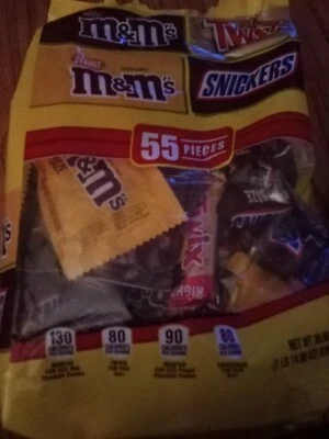 MARTE ~ 2 LB ~ Mixto M&M's Snickers Twix Divertido Tamaño Barras de Caramelo ~ Paquete Variedad ~ 55Ct ~ 887 g Foto 1 de 3