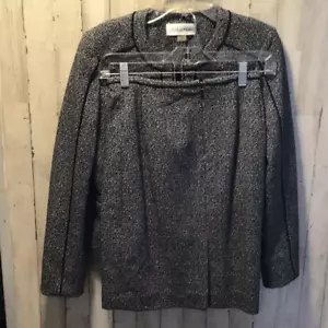 Sexy little Calvin Klein skirt suit, Skirt. Size 4p blazer, size 2P - Picture 1 of 7
