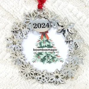🎄2024 ADORNO DE ÁRBOL DE NAVIDAD MARCO DE FOTOS CORONA DE COPO DE NIEVE PLATA 2" - Imagen 1 de 9