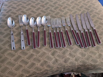 Cubiertos 17 piezas Seed France granate Foto 1 de 4