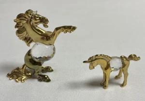 Estatuillas de vidrio soplado a mano miniatura vintage unicornios con adornos dorados - Imagen 1 de 10