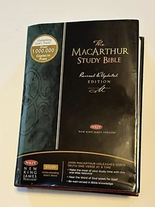 The MacArthur Study Bible Publisher Thomas Nelson NKJV Revised & Updated Edition - Picture 1 of 12