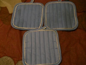 Set of 3 Potholders ~ Blue ~ 8 x 8 . - Picture 1 of 1