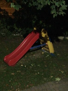 scivolo da giardino in plastica della chicco rosso giallo blu - Foto 1 di 1
