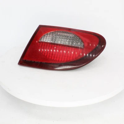 Chevrolet Cavalier RR 2002 conjunto de luces traseras número de pieza - 22633217 Foto 1 de 4