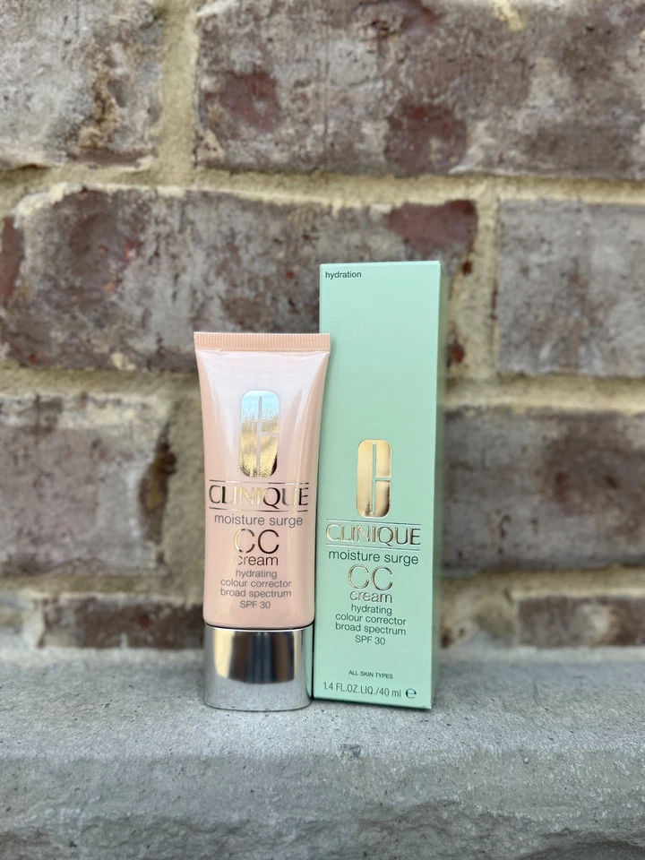 Crema Clinique Moisture Surge CC 1,4 oz./40 ml nueva en caja elige tu tono Foto 1 de 2