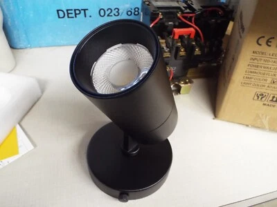 Foco de techo LED con zoom de 3 colores Vanoopee montaje empotrado ajustable 20W negro Foto 1 de 4