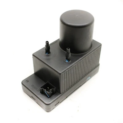 2003-2009 MERCEDES-BENZ W209 CLK55 AMG CLK500 CENTRAL LOCKING VACUUM PUMP 091918 - Image 1 of 4