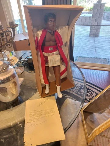 1986 Boxing Great Muhammad Ali Effanbee Doll  MINT Original 20” NEW IN BOX Cover