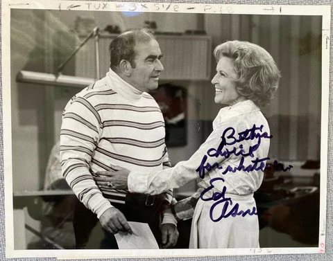 Ed Asner Signed 7x9 B&W The Mary Tyler Moore Show CBS Promo Photo - Betty White Cover