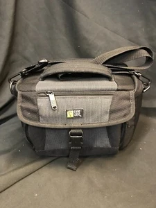Case Logic Medium Camera Bag Case 7”X5”X5” Adjustable dividers w/shoulder strap - Picture 1 of 10