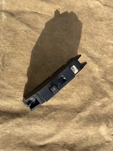 Zinsco 15 amp breaker, single pole Type Q - Picture 1 of 3