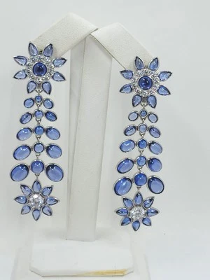 Pendientes colgantes Omega 925 con araña de circonita cúbica blanca y gema azul creada en laboratorio Tova Foto 1 de 4